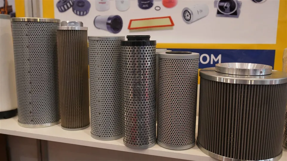 L'élément de filtre à huile dans l'équipement de filtration des aciéries industrielles